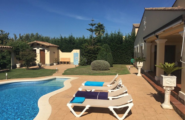 GOLF DE PERALADA - PRESTIGE VILLA/OASIS OF TRANQUILITY WITH SUPERB POOL
