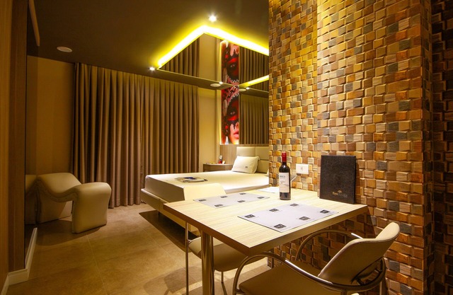 GOLF HOTEL