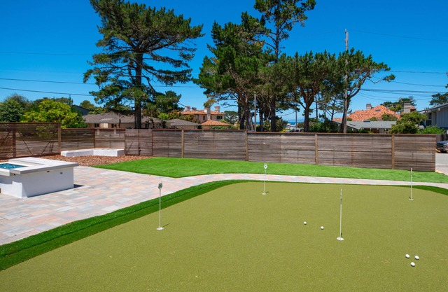 Golf Retreat in Pebble Beach-Ocean View-5 minute walk to beach, Fully Enclosed