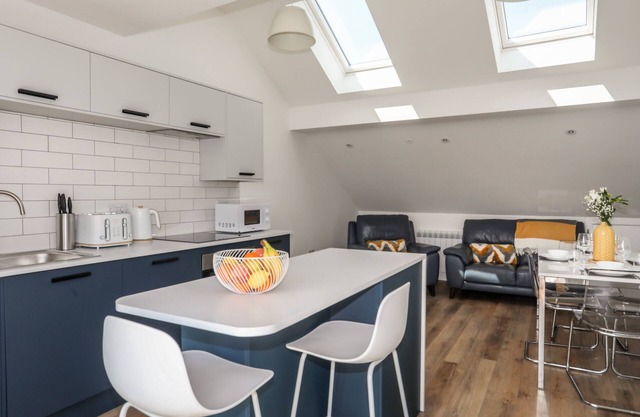 GOLYGFA'R GASTELL/CASTLE VIEW, country holiday cottage in Criccieth