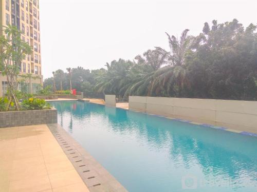 Good Deal Studio Apartment at Transpark Cibubur By Travelio