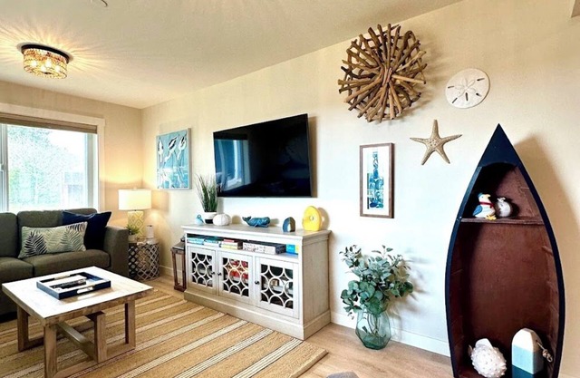 Good Vibrations Unit #B in a Duplex w/Game Room