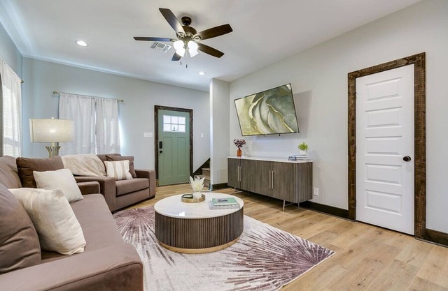 Goodfellow/New/2 BR-2.5 BA