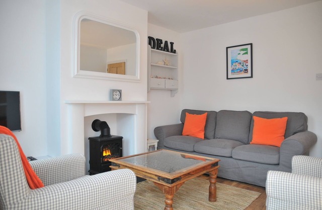 Goodwin Sands Cottage - 50 meters from the beach
