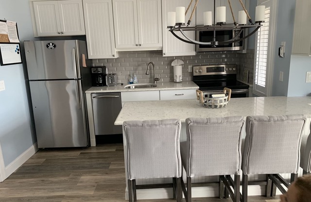 Gorgeous 1 Bedroom, 1 Bathroom Condo Across from the Beach
