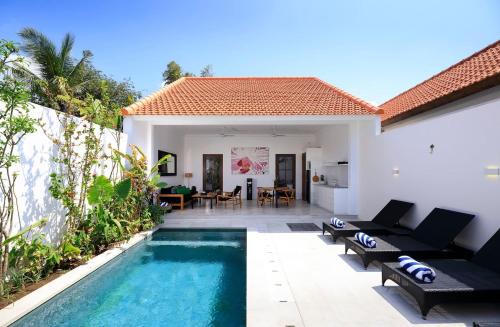 Gorgeous 2 Bed Pool Villa, Walk To Seminyak Beach