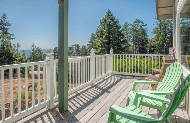 Gorgeous 3 BDR Home in Gualala w/Ocean View!