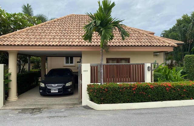 Gorgeous 3-bed 3-bathroom villa with private pool