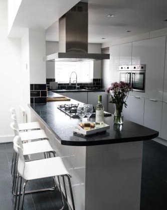 Gorgeous 3 Bedroom Victorian Townhouse
