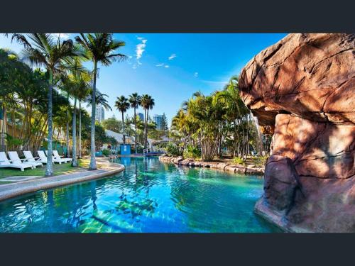 Gorgeous 4 Bed Beachside Apartment - Diamond Beach Resort