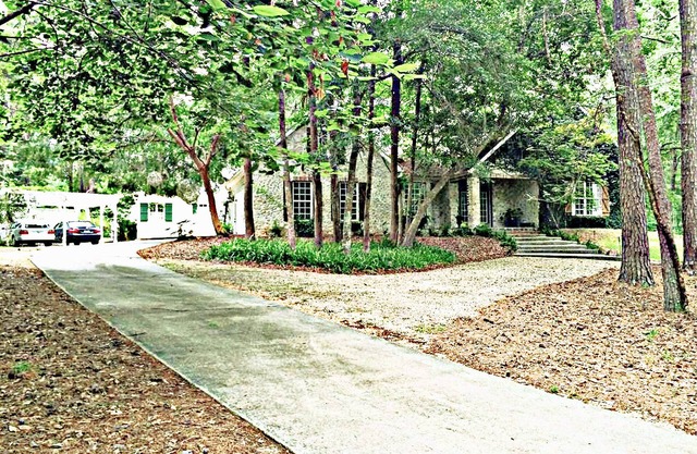 Gorgeous 5 Bed, 4 Bath, Sleeps 12+, 3 Privacy Suites, Pool, Fire Pit, Private