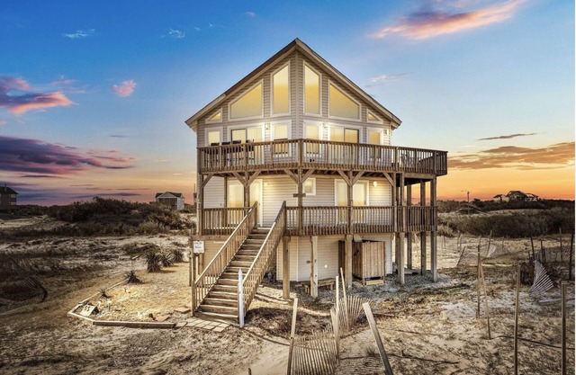 Gorgeous 6BR house, Wild Horses, stunning views! Private parking. 4WD required.