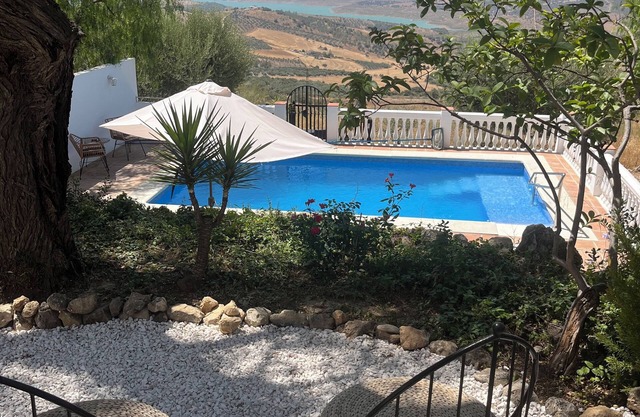 Gorgeous Andalucian Casita with fabulous views over Lake Vinuela