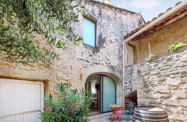 Gorgeous apartment in St Restitut