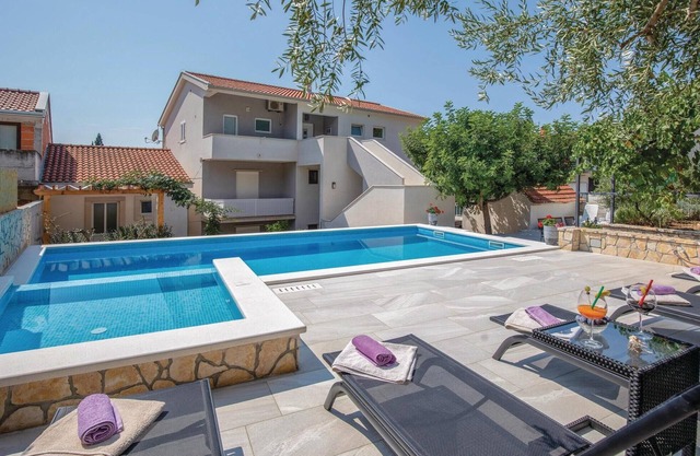 Gorgeous apartment in Blace with WiFi
