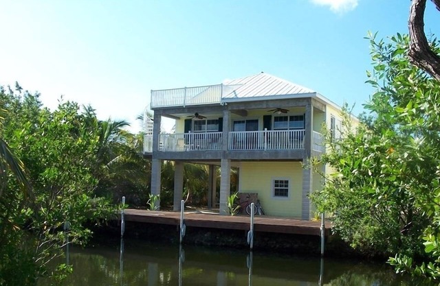 Gorgeous Canal Front Home! Come stay at 'Casa Key Ramrod'