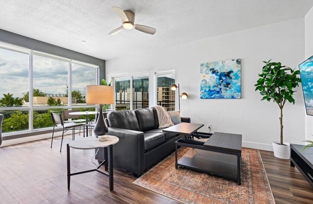Gorgeous Central City 2BD/2BA