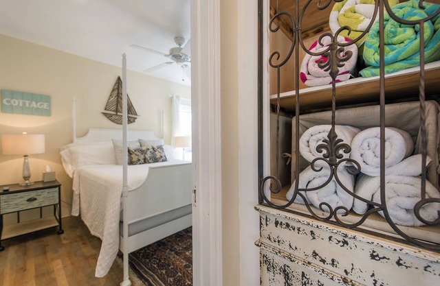 Gorgeous Cottage w/AC. The Perfect place to be at the Beach.