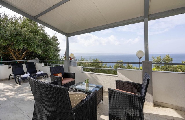 Gorgeous home in Suhi Potok-Jesenice