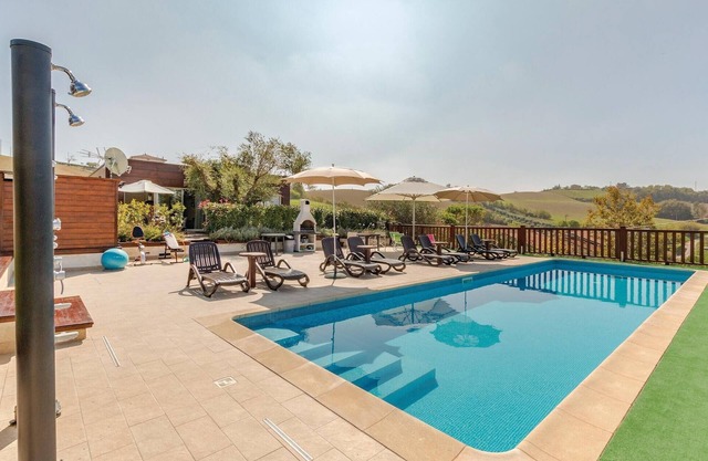 Gorgeous home in Montegranaro FM