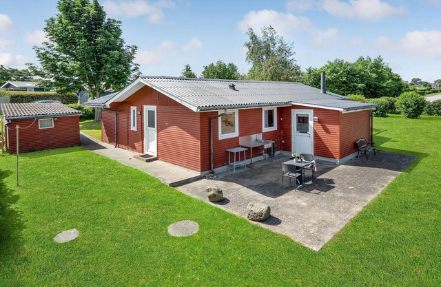 Gorgeous home in Bogense with kitchen