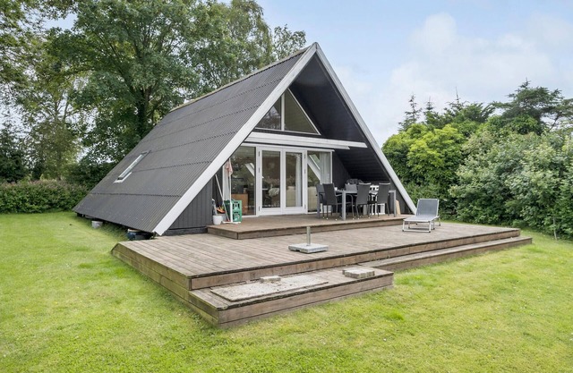 Gorgeous home in Broager with WiFi