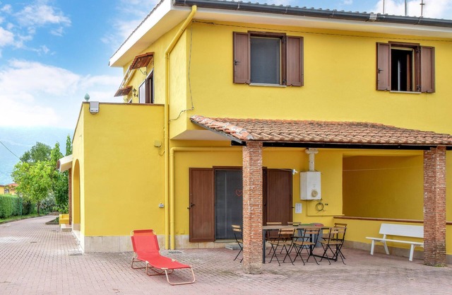 Gorgeous home in Carano with kitchen