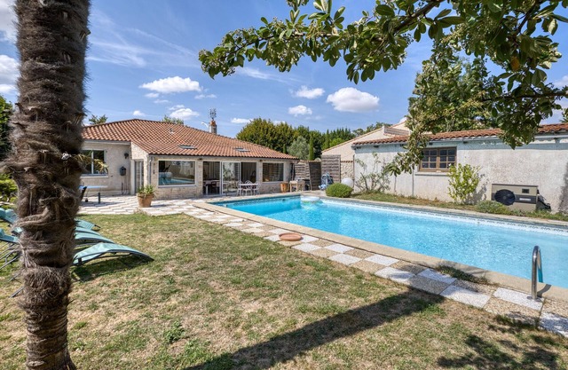 Gorgeous home in Clavette