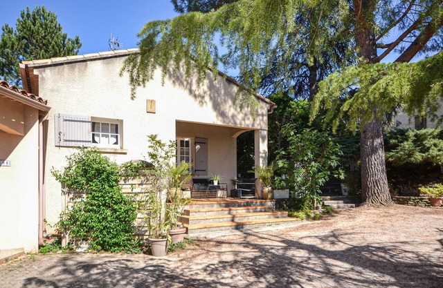 Gorgeous home in Entrechaux