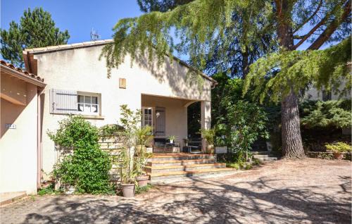 Gorgeous Home In Entrechaux