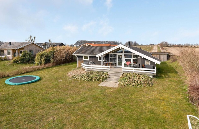 Gorgeous home in Faaborg with WiFi