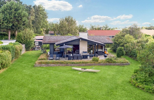 Gorgeous home in Fejø with WiFi
