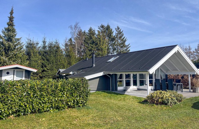 Gorgeous home in Grenaa with WiFi
