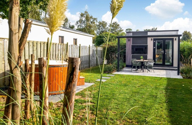 Gorgeous home in Heinkenszand with WiFi