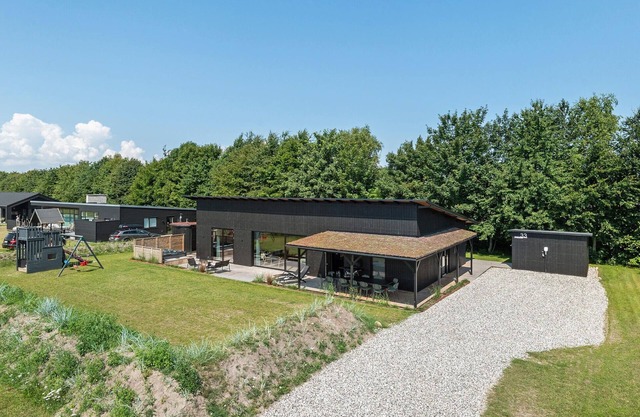 Gorgeous home in Hadsund with kitchen