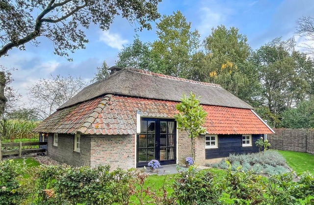 Gorgeous home in Hellendoorn with sauna