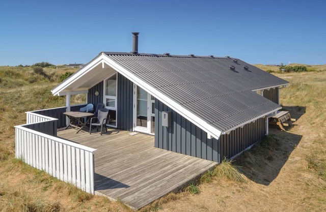 Gorgeous home in Hirtshals with WiFi