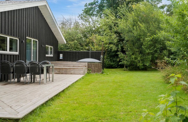 Gorgeous home in Hjerm with kitchen