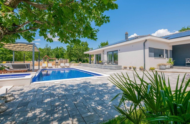 Gorgeous home in Glavina Gornja