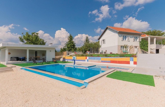 Gorgeous home in Vinjani Gornji