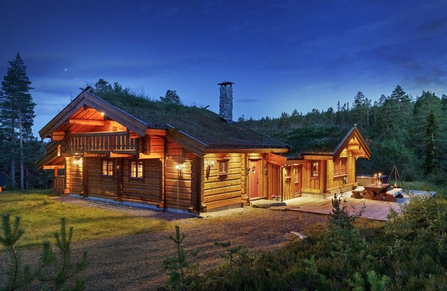 Gorgeous home in Lampeland with kitchen
