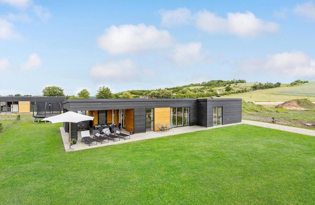 Gorgeous home in Løgstrup with kitchen