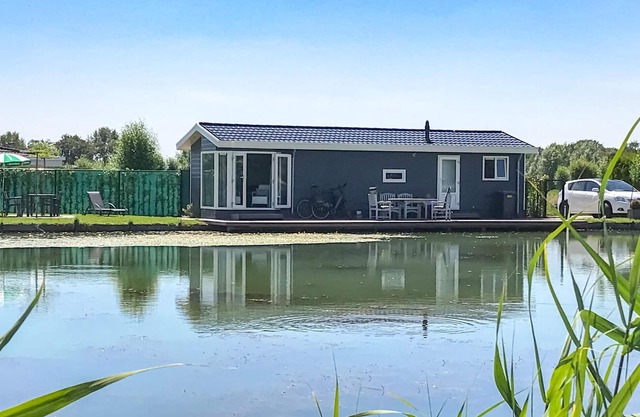 Gorgeous home in Molenschot with WiFi