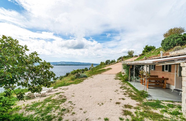Gorgeous home in Nerezisca with WiFi