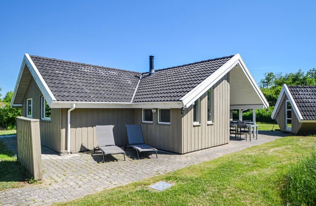 Gorgeous home in Oksbøl with sauna
