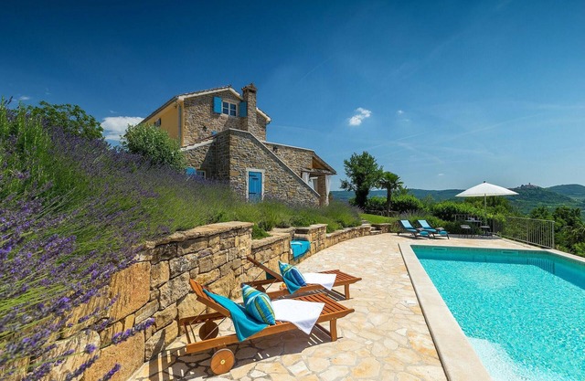 Gorgeous home in Oprtalj