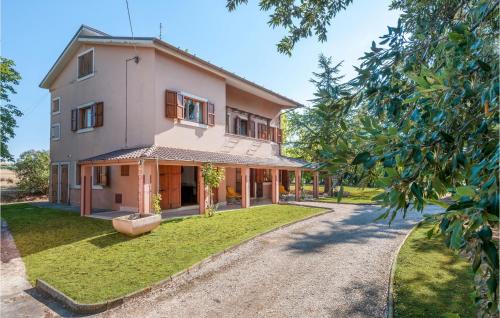Gorgeous Home In Ponzano Di Fermo
