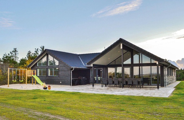 Gorgeous home in Ringkøbing with sauna