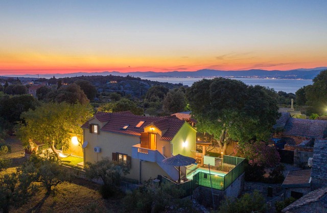 Gorgeous home in Skrip