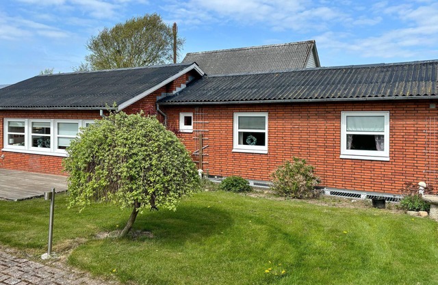 Gorgeous home in Spøttrup with WiFi